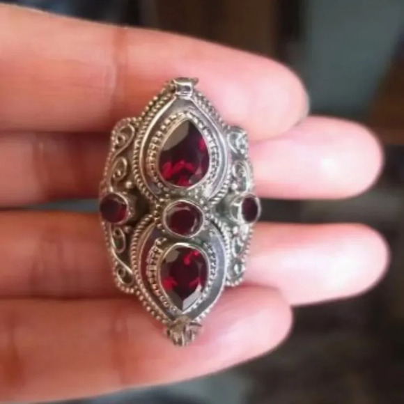 Unisex Ring Bohemian Ring Inlaid Red Cubic Zirconia Antique Engraving - Picture 4 of 6